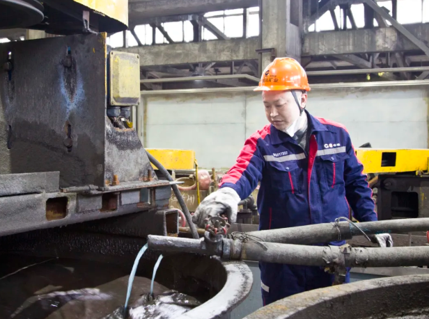 红色锡都丨英国365集团官网劳模 刘永兴：扎根一线守初心 精准调控创佳绩